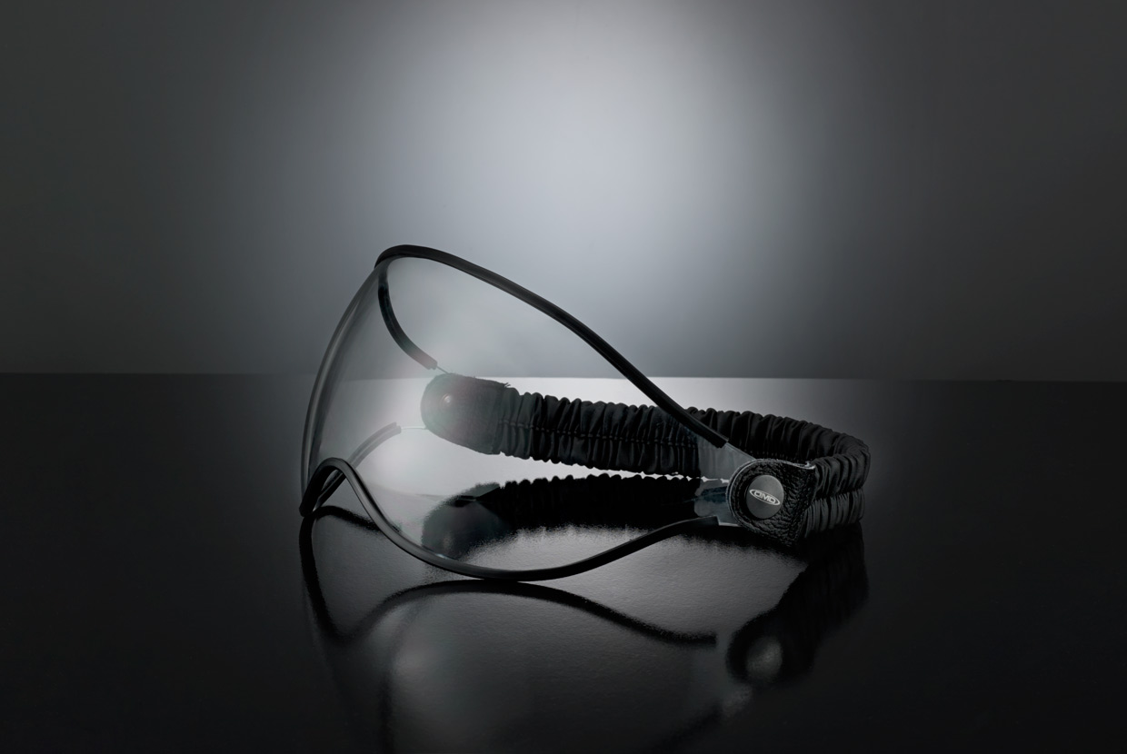 Motorcycle goggles with elastic leather