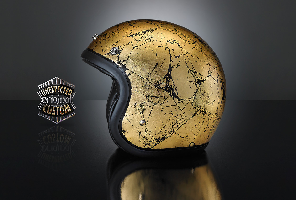 casco moto custom cracked gold