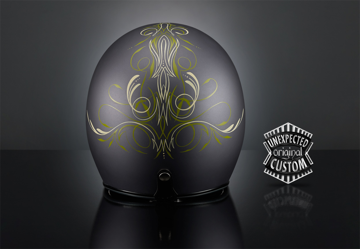 custom helemt Pinstriping