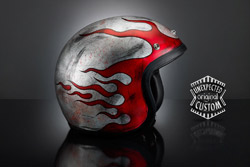 casco custon aerografato Rusted Flames